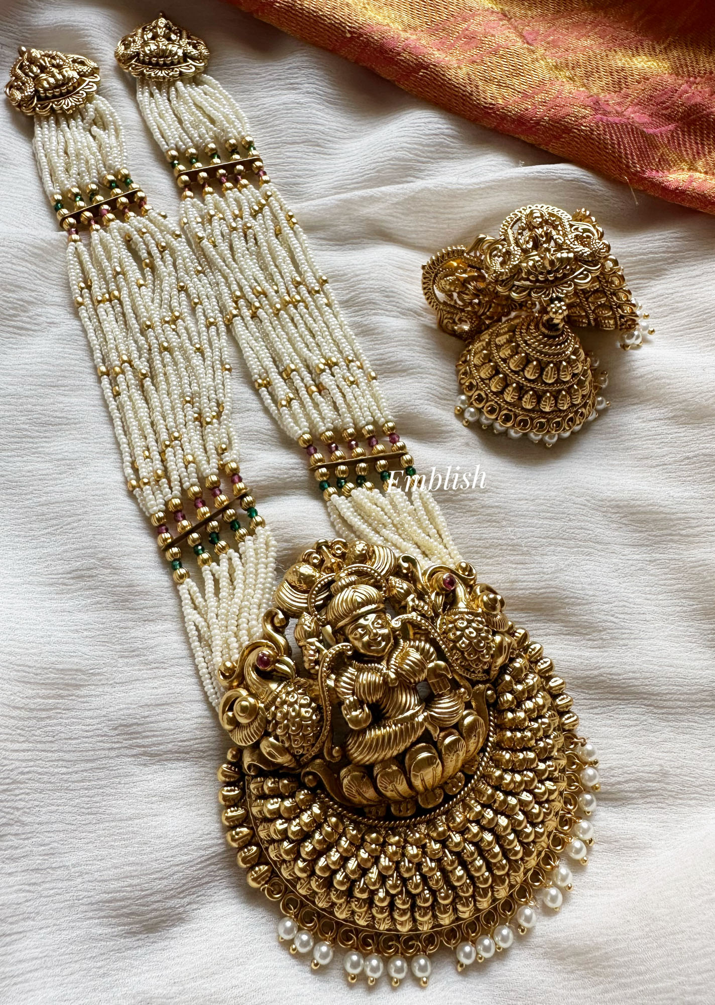 Gold alike Nagas Pearl layer Neckpiece